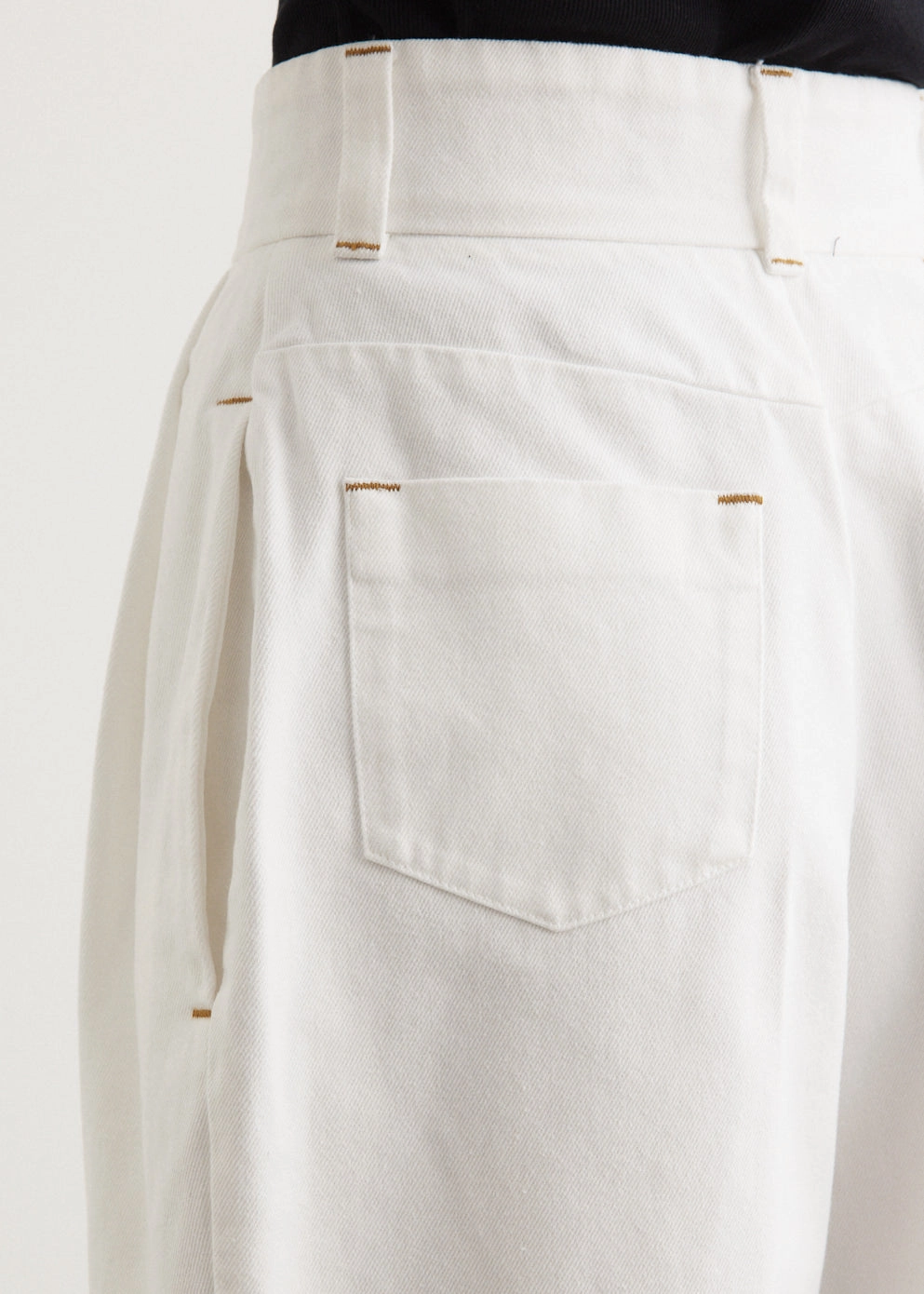 Loose Textured Travel Outfit Dynamic Fit Le De-Nimes Curzio Jeans