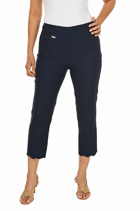 Pull-On Scalloped Capri Pant Sport Wear Fit Minimal Waist
