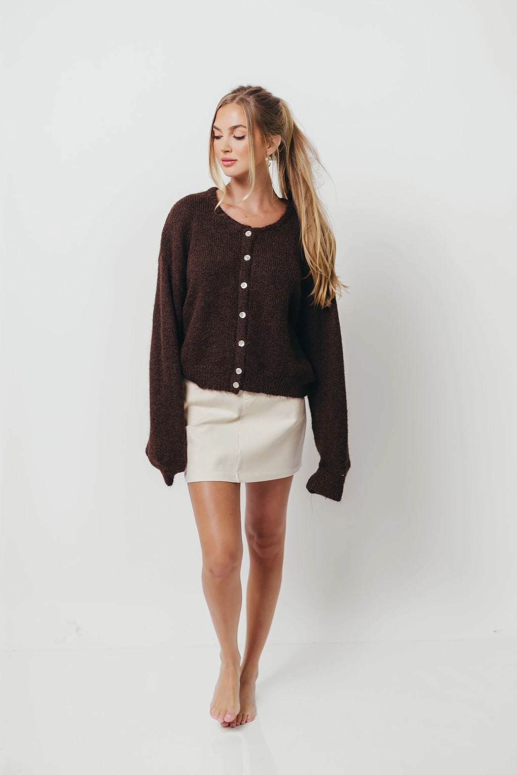 SeamFreeShoulder OdorResistantTreatment Lucas Cardigan Top in Dark Chocolate