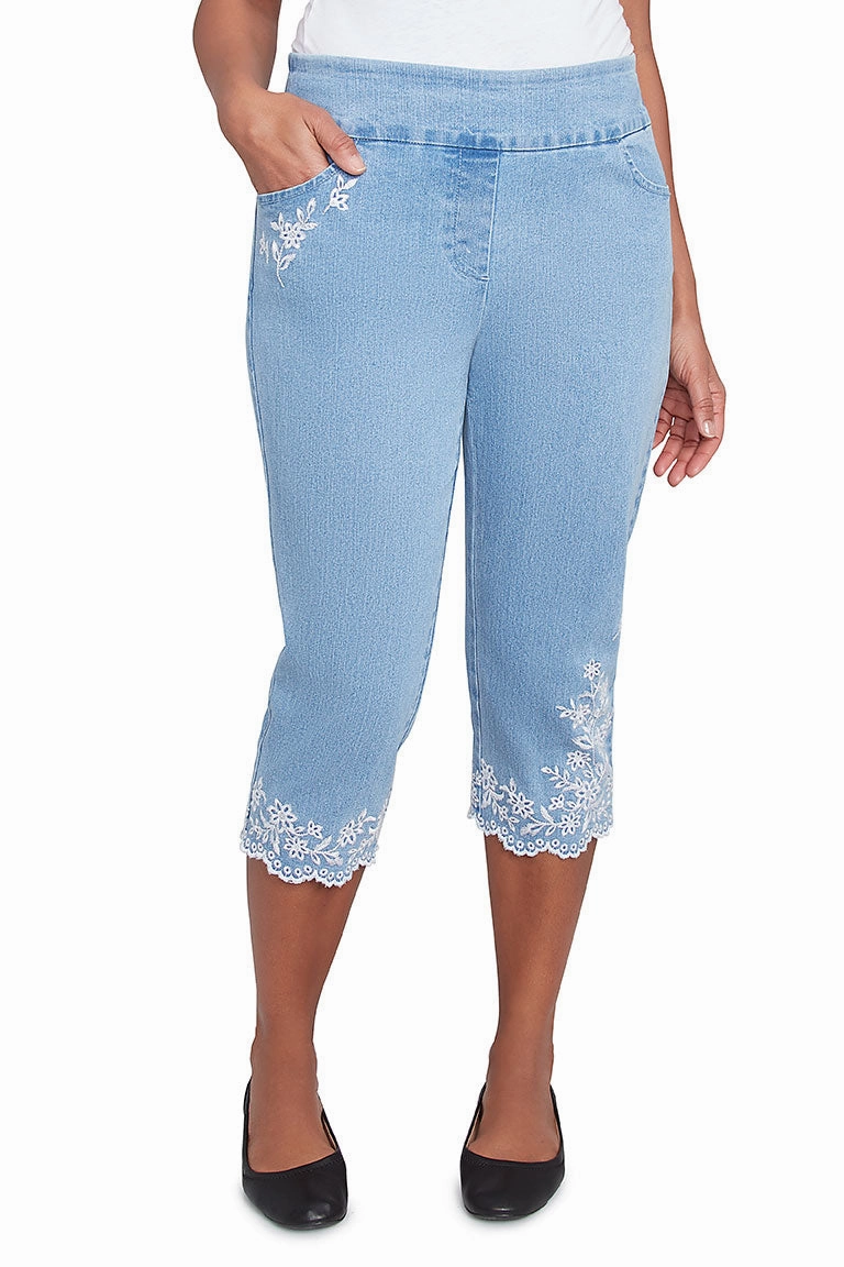 Flower Power Embroidered Denim Capri Pant High Durability Stitching Minimal Edge