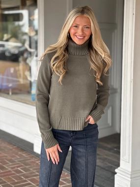 Machine Washable Fabric Outdoor Apparel The Merritt Sweater in Olive