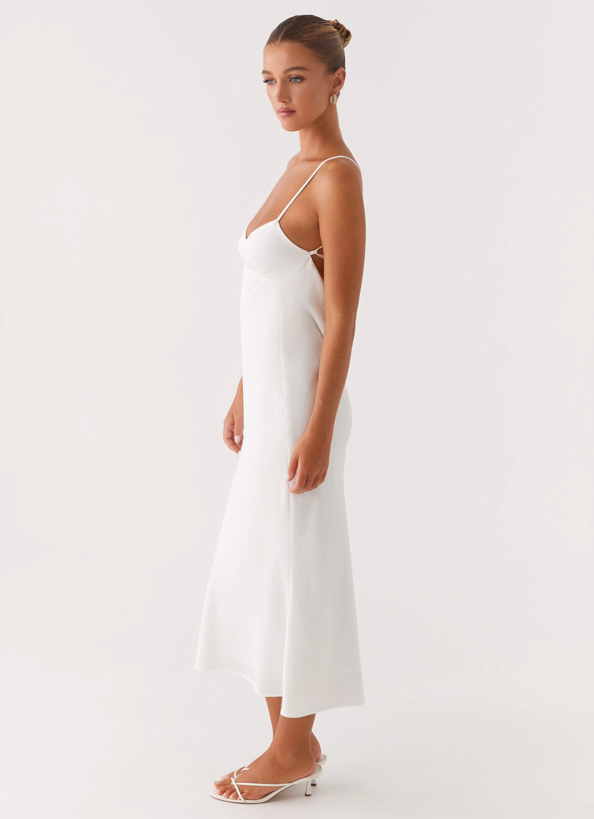 Winter-Season Vibrant Layer Bentley Midi Dress - White