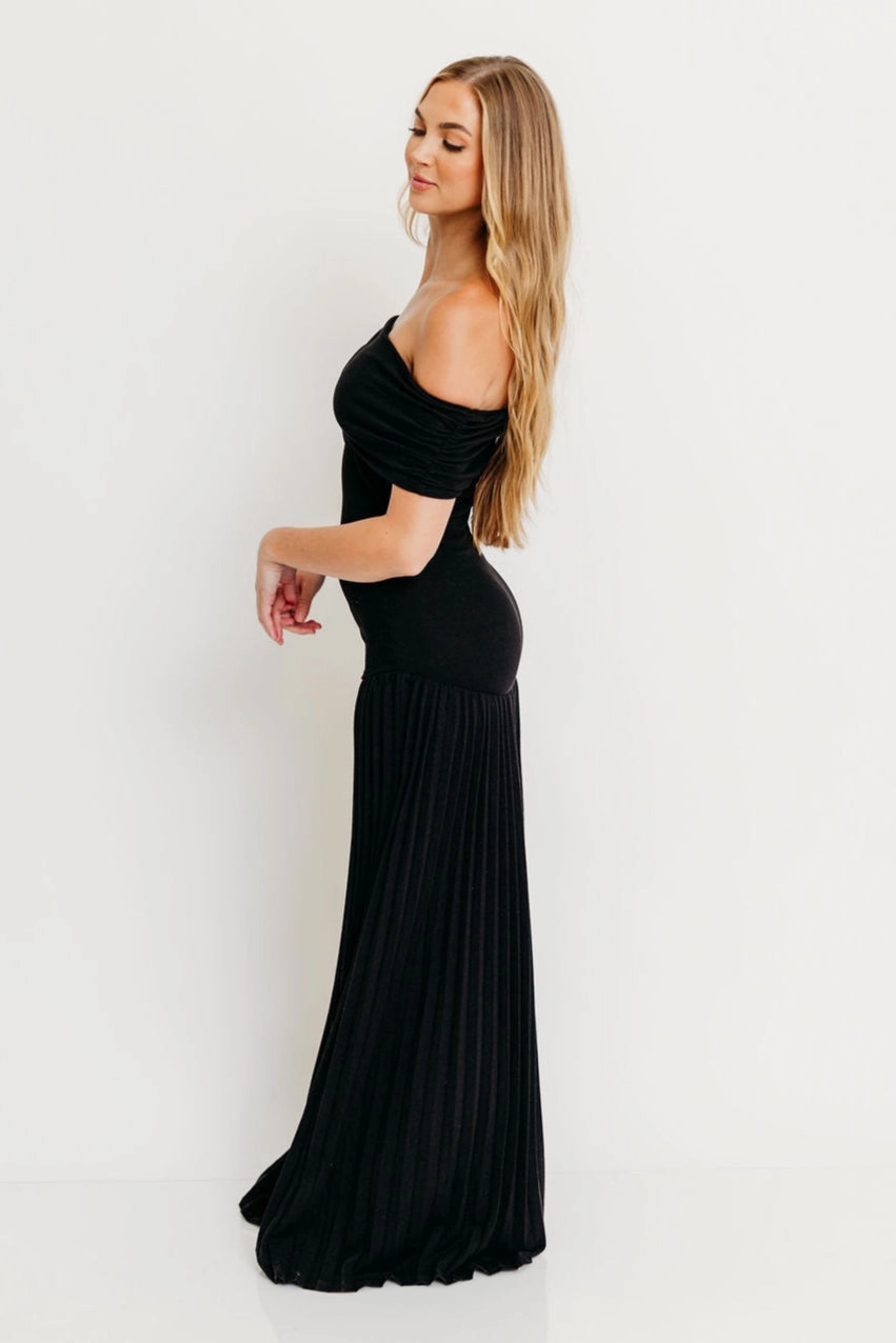 Elina Maxi Dress in Black Body Positive