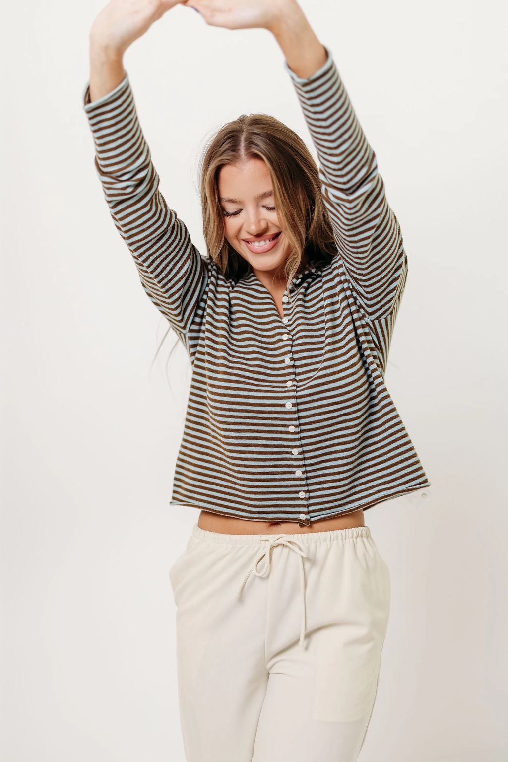 AirflowOptimized Design Elisa Cardigan Top in Blue/Brown