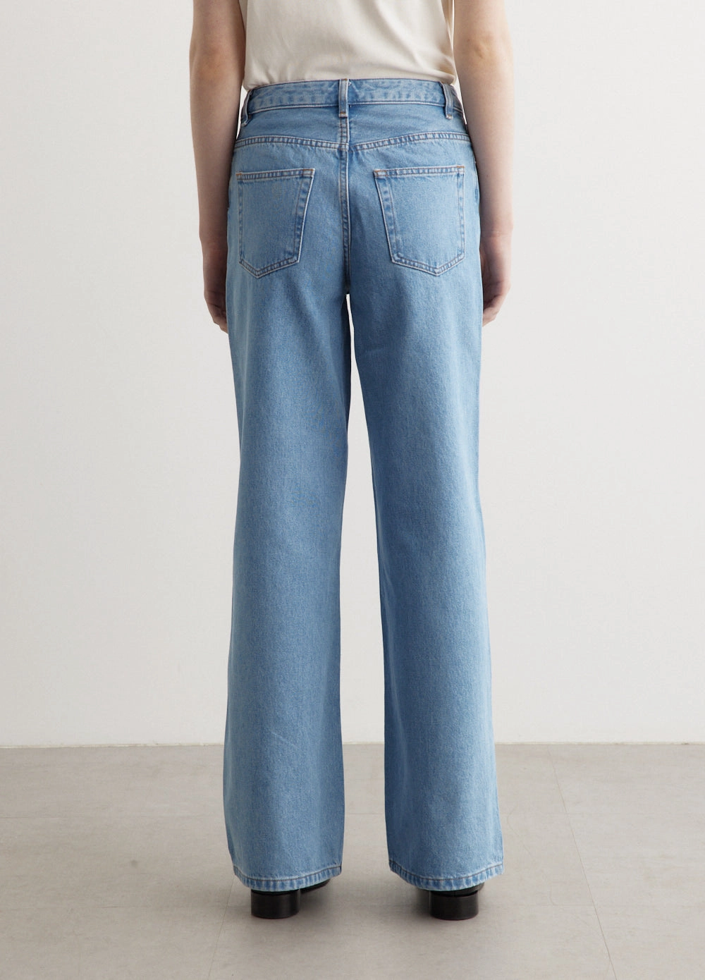 Elisabeth Jeans Anywhere Style Sustainable Student Outfit Nature Lover