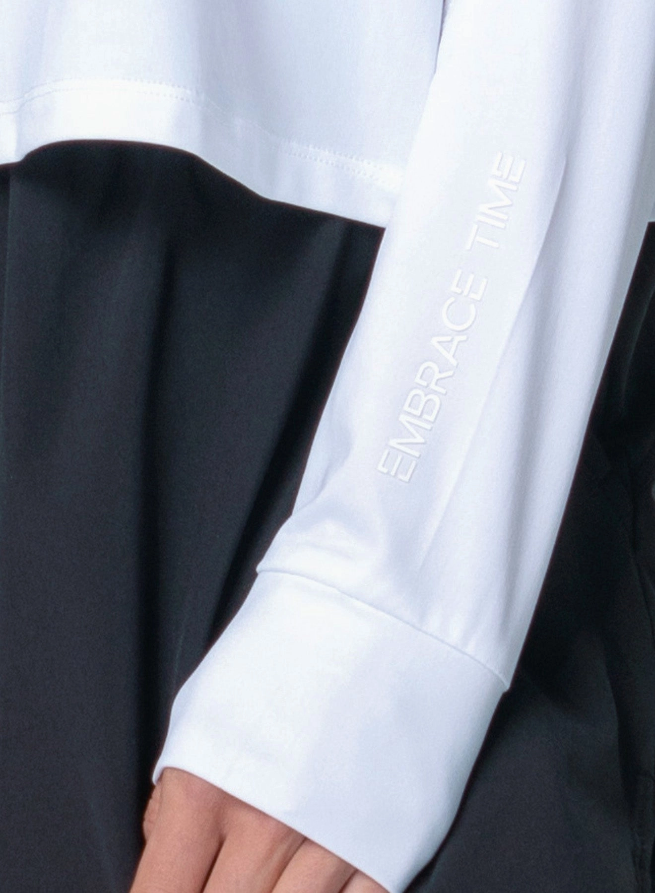 Embrace Time Long Sleeve LongWearingComfort