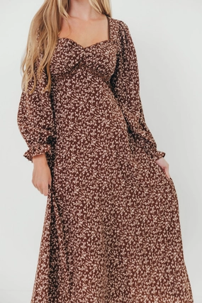 Erin Floral Maxi Dress in Mocha Travel-Style