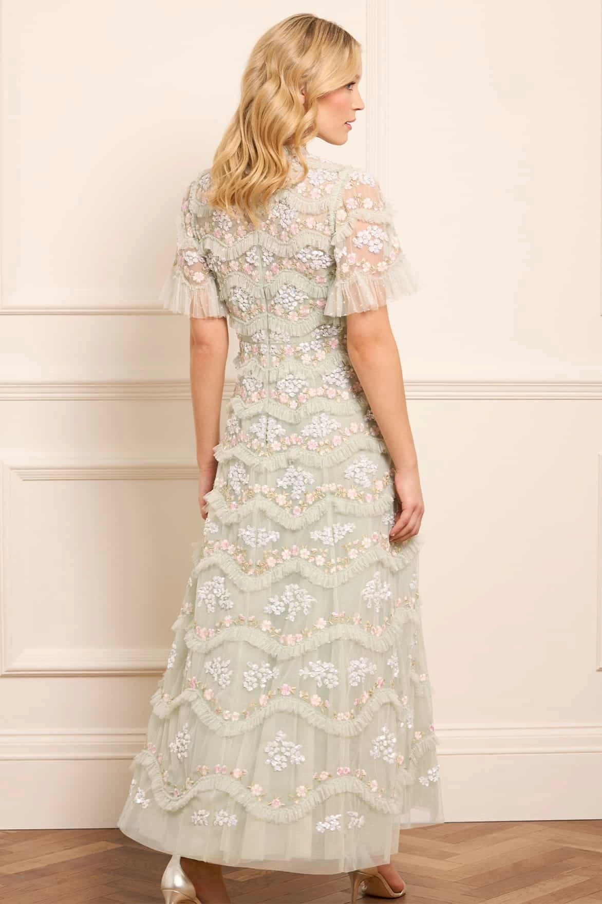 Chill Wear bold appearance Daisy Wave Ankle Gown