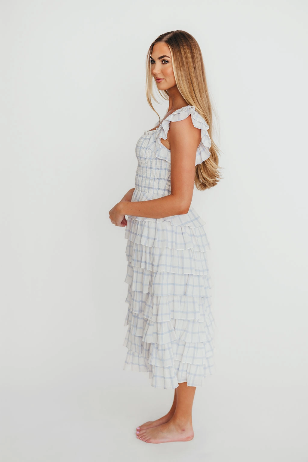 Adelynn Ruffle Midi Dress in White/Blue Side Ruching Natural Silhouette