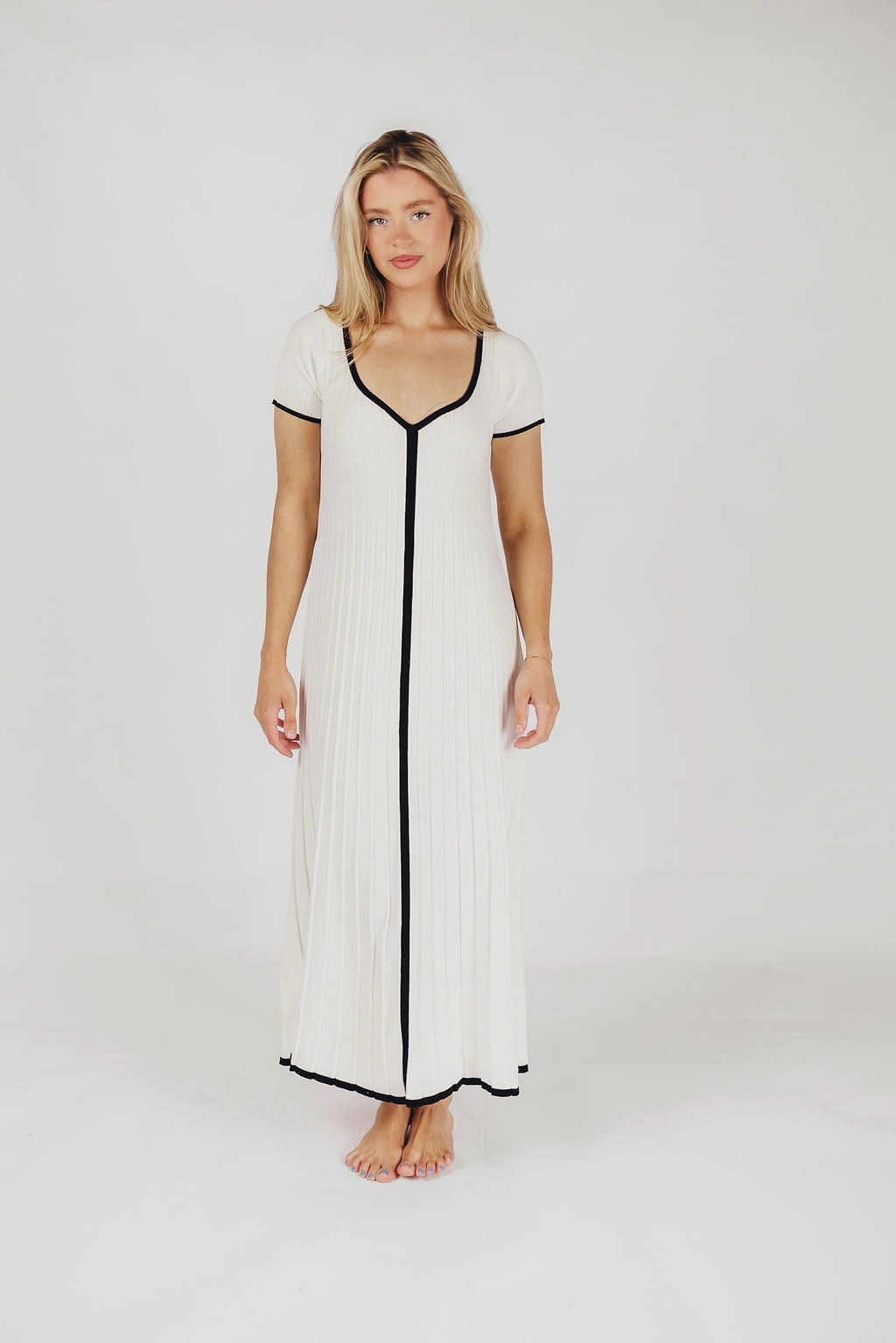 Classic Motion Zip-Closure Marilyn Knit Maxi Dress in Off-White