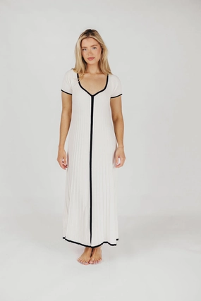 Classic Motion Zip-Closure Marilyn Knit Maxi Dress in Off-White