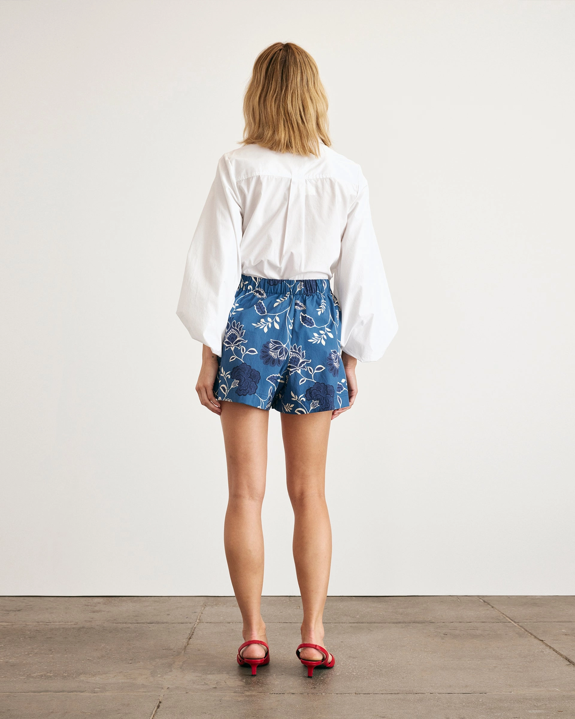 Fallon Shorts Seasonal Basic Crisp Design