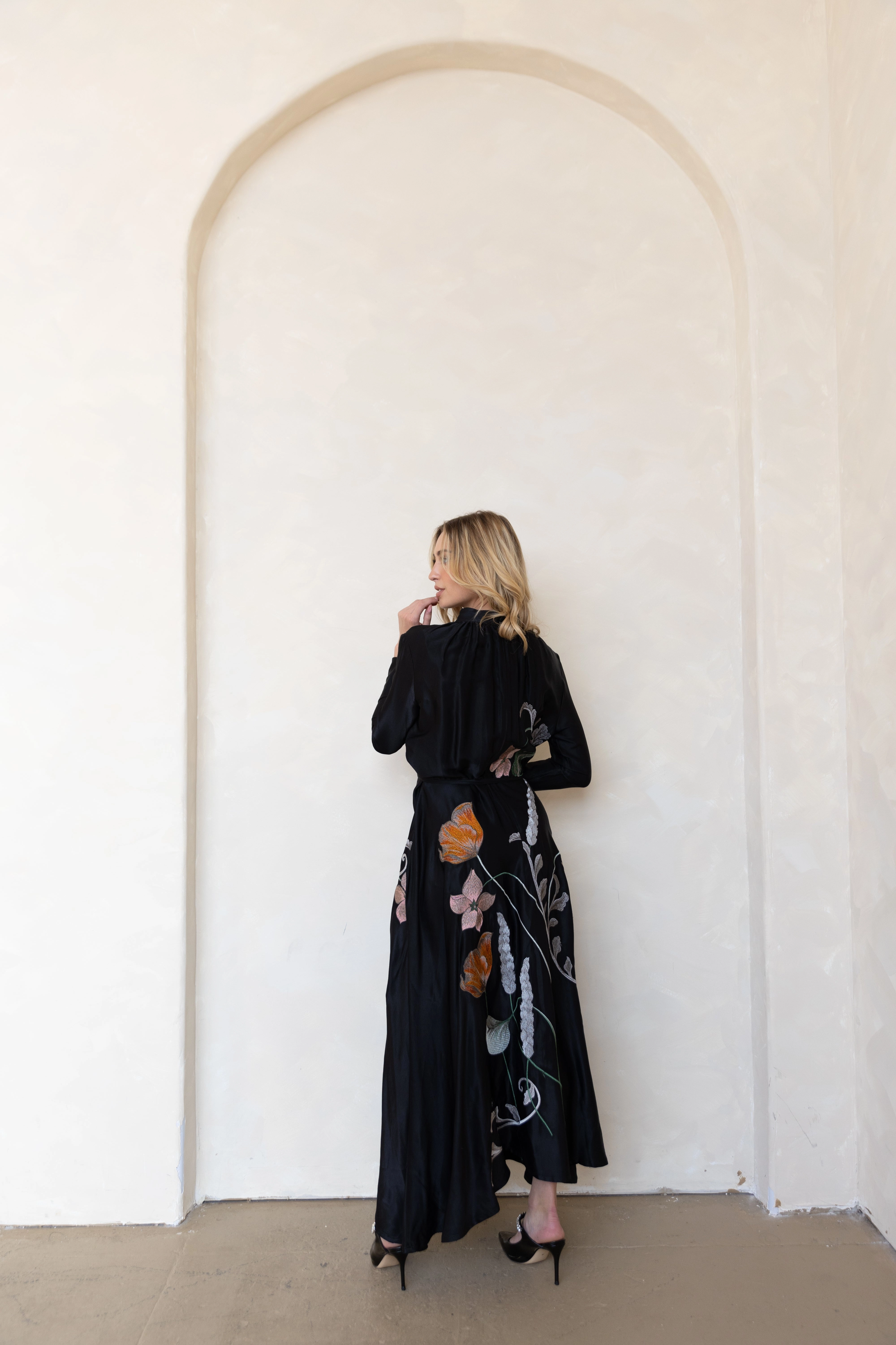 Romano Satin Maxi Contrast-Lining Metallic Finish