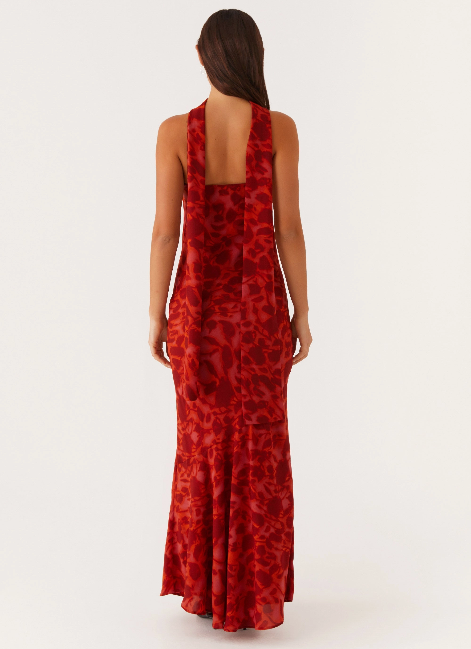 Autumn Look Elegant Charm Under The Pagoda Maxi Dress - Deep Red Floral