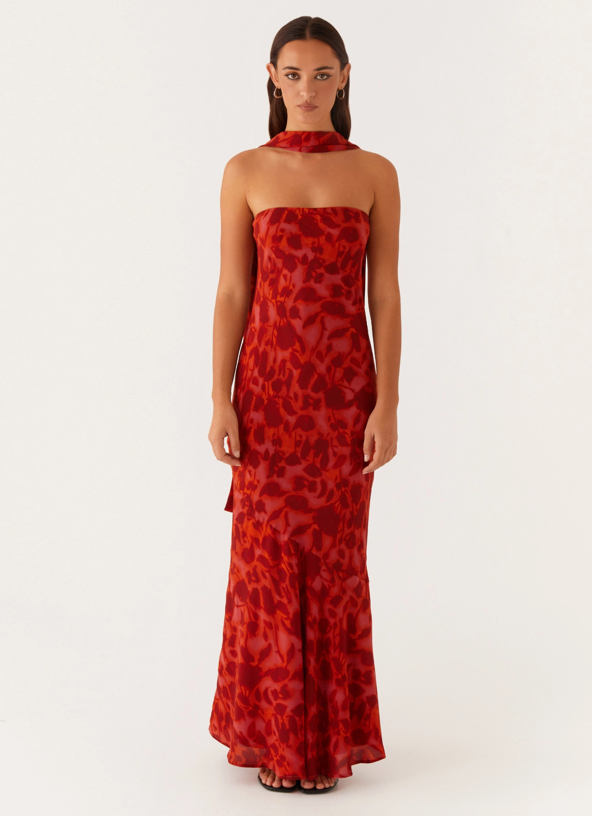 Elegance Glow Under The Pagoda Maxi Dress - Deep Red Floral