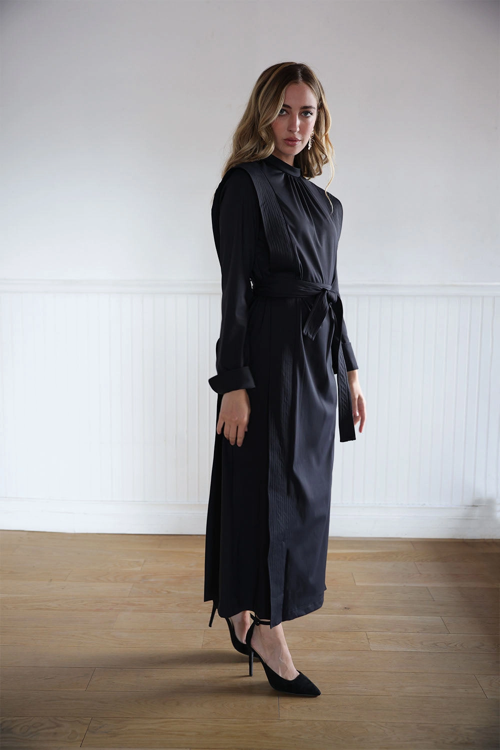 Easy Vibe Issa Belted Midi Dress