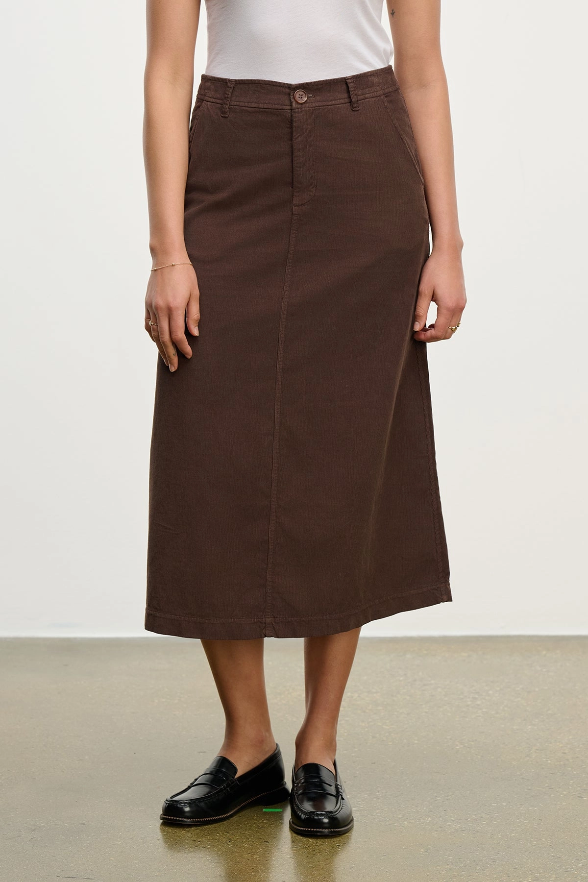 Chic Appeal Fia Corduroy Midi Skirt in Mallard