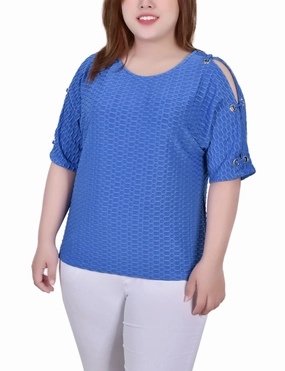 Plus Size Short Sleeve Honeycomb Textured Grommet Top Casual Wear