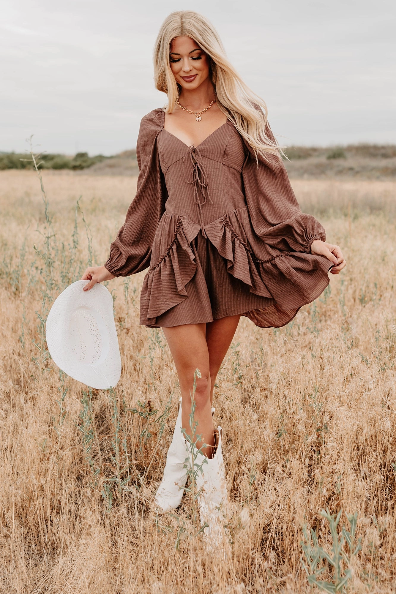 Casual Essentials Layer Ready Lasting Poise Long Sleeve Ruffle Romper (Mocha)