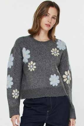 FLOWER MOTIF SWEATER Ribbed Trim Details