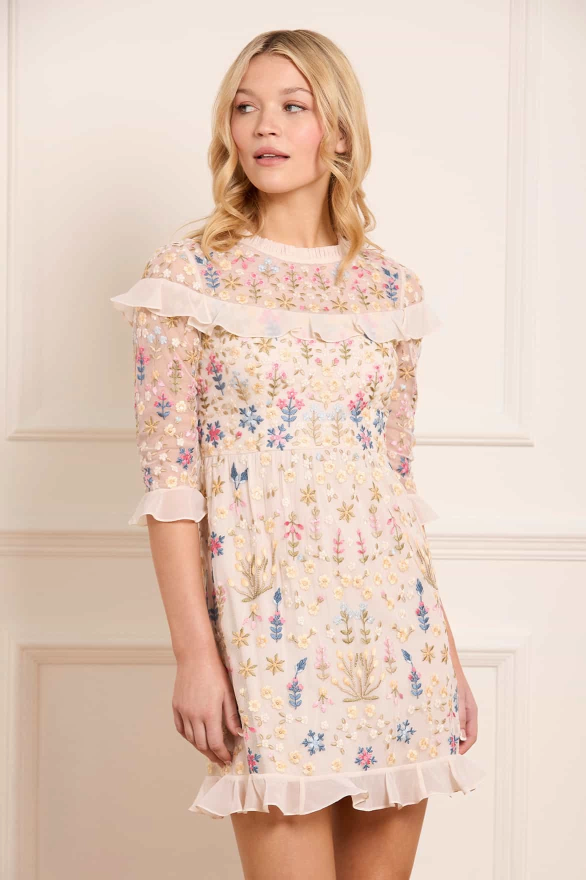 Halter-Neck Fit Base Flowerbed Embroidery Mini Dress