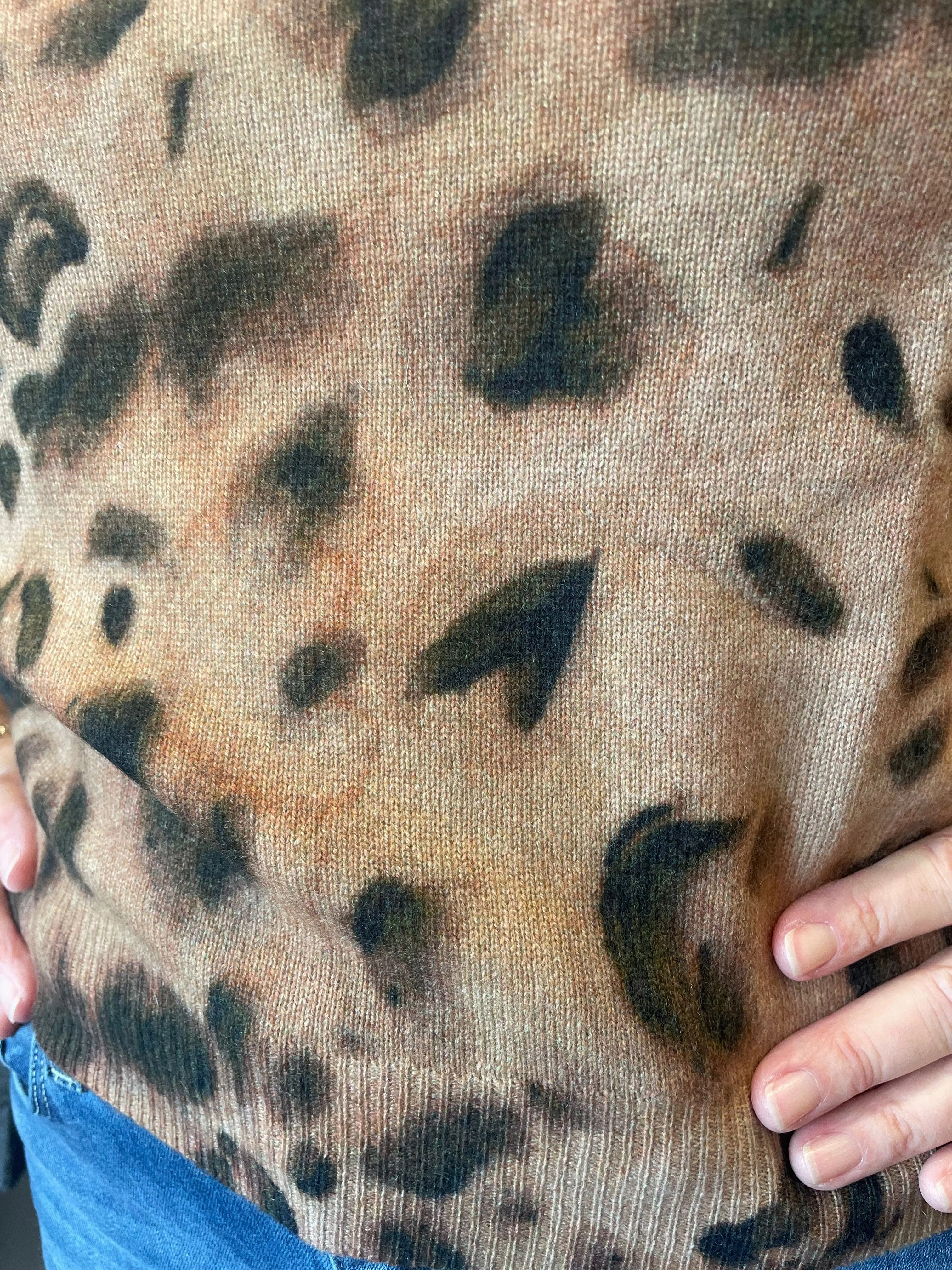 ThermalRegulating Fabric Watercolor Print Cheetah Crew Cork Combo