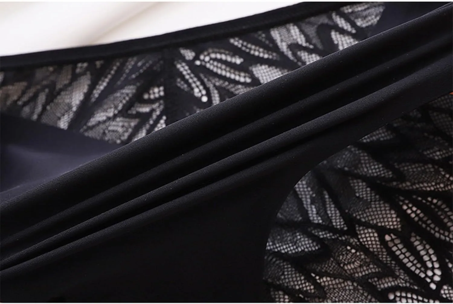Franterd Cheeky Underwear for Women Lace No Show Bikini Briefs Soft Stretch Seamless Panties Sexy No Show Hipster Thongs