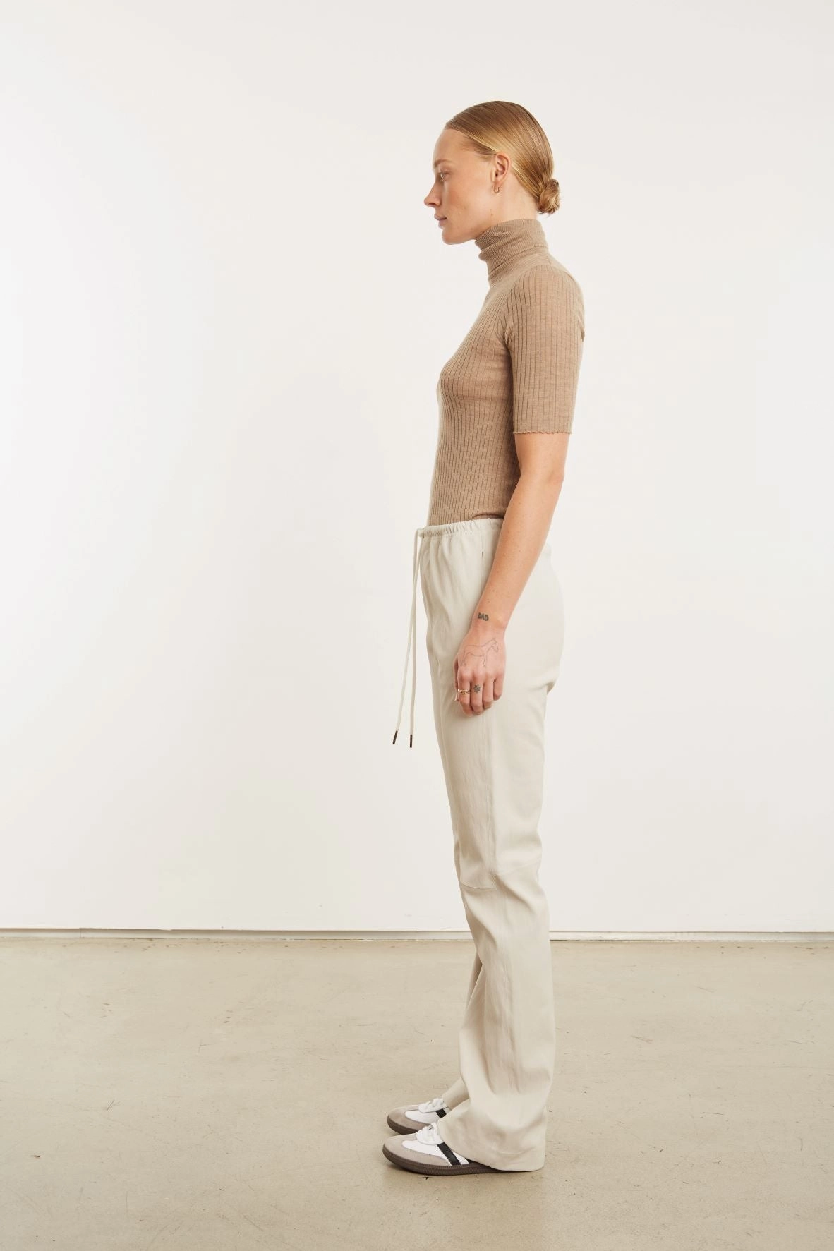 Non Slip Waist Grip Chalk Leather Straight Leg Pants