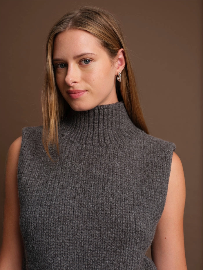 AdjustableDrawstring GEORGE TURTLENECK KNIT VEST