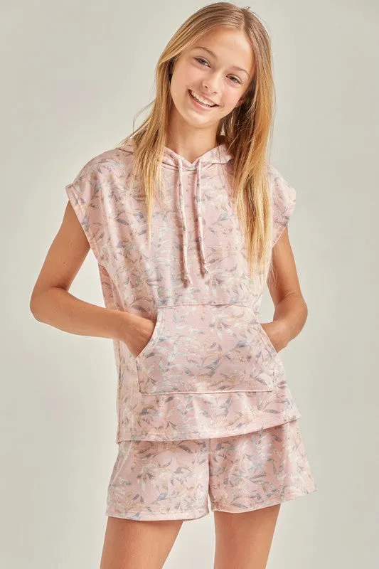 Good Girl - Floral Kangaroo Pocket Hoodie and Shorts Set In Pink