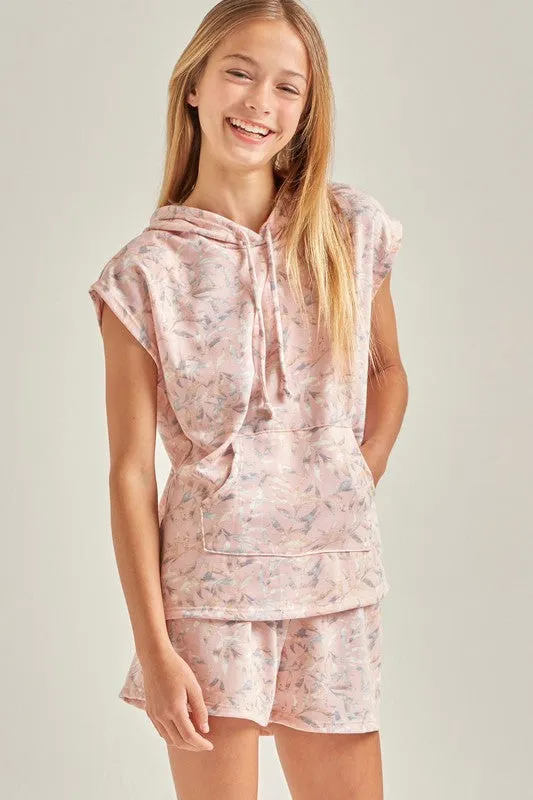 Good Girl - Floral Kangaroo Pocket Hoodie and Shorts Set In Pink
