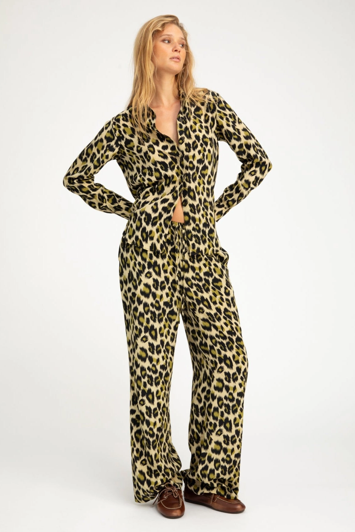 Green Leopard Silk Fitted Button Down ReflectiveDetails