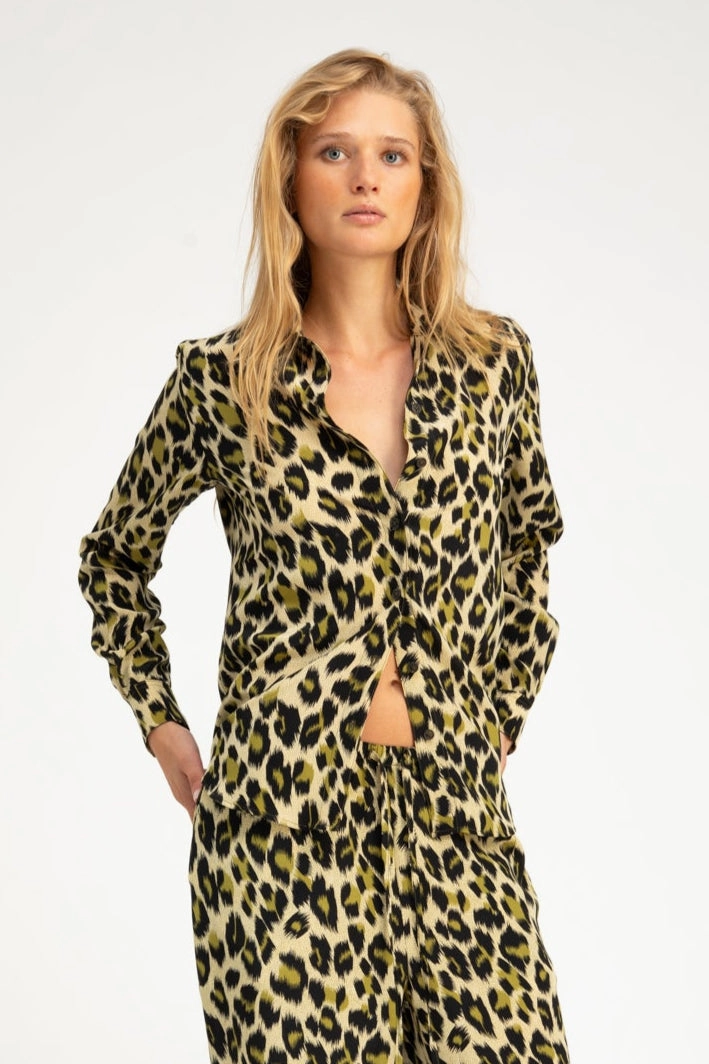 Contrast Stitch SoftTouchBrushedInterior Green Leopard Silk Fitted Button Down