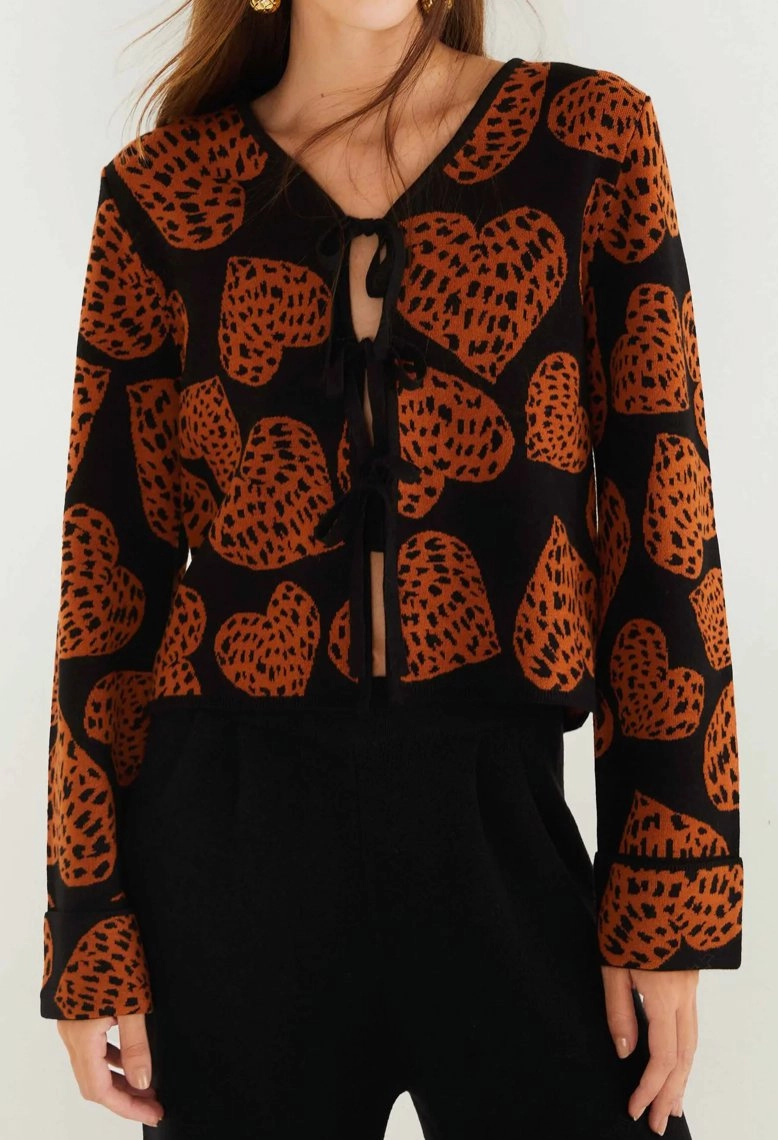 Durable Stitch Pattern Leopard Hearts Knit Cardigan