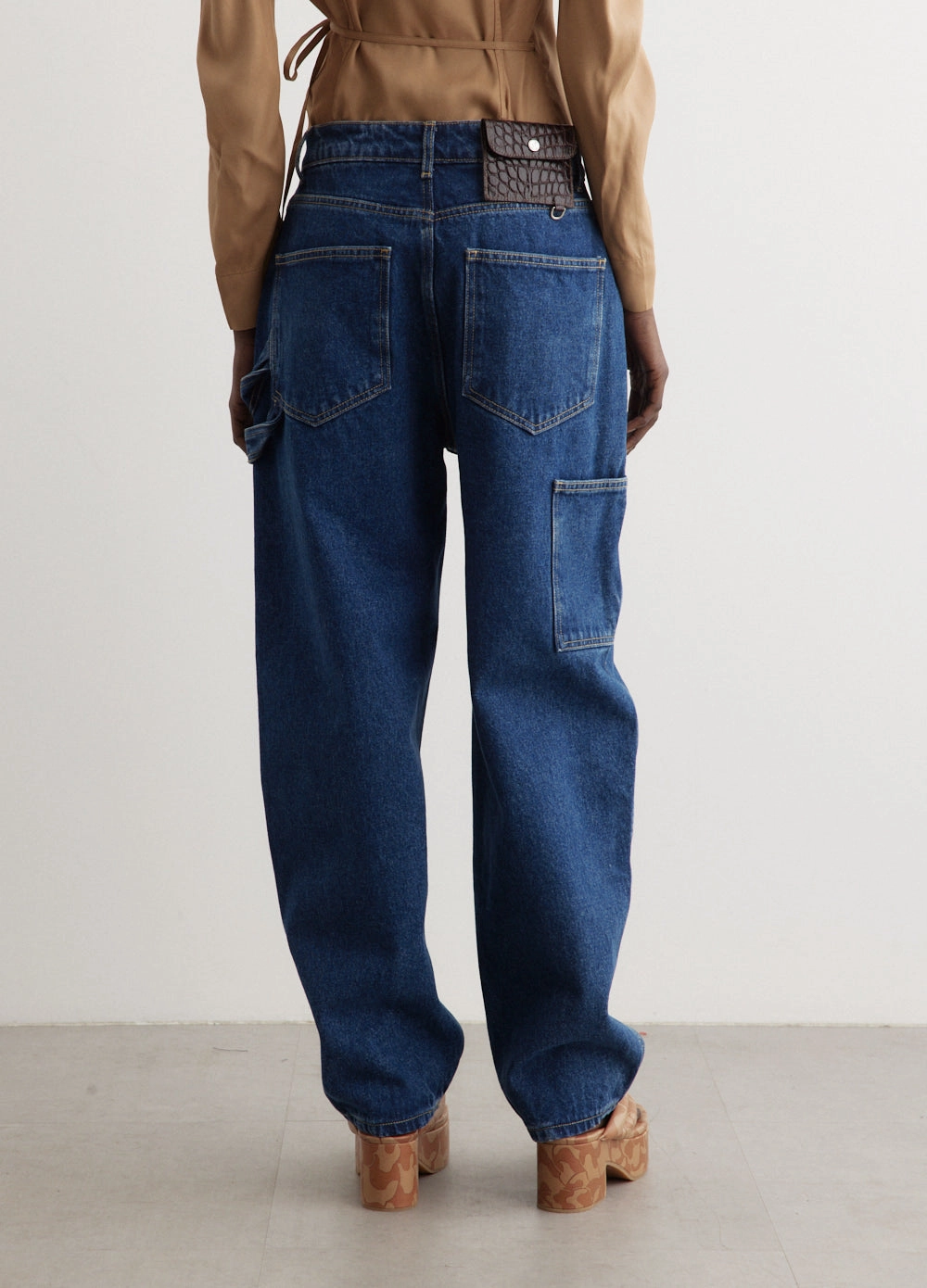 Helle Jeans Trusted Wear Artist Vibe Sustainable Workday Outfit