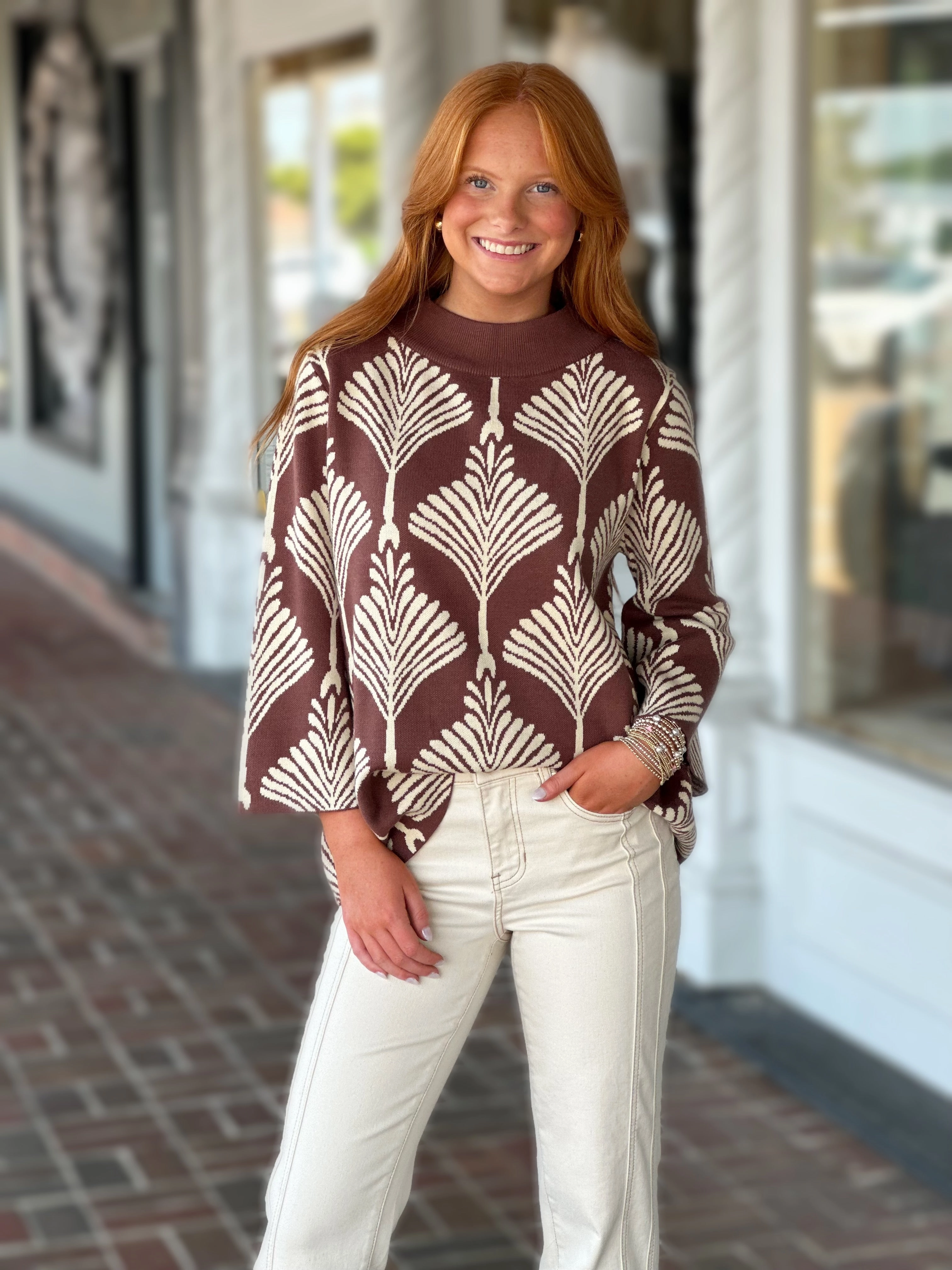 FoamReinforcedCollar RibbedTexture Abstract Printed Pullover Sweater in Brown