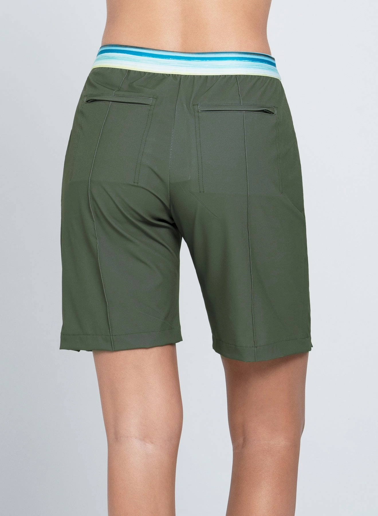 Isla Short Relaxed Design All Season Versatility