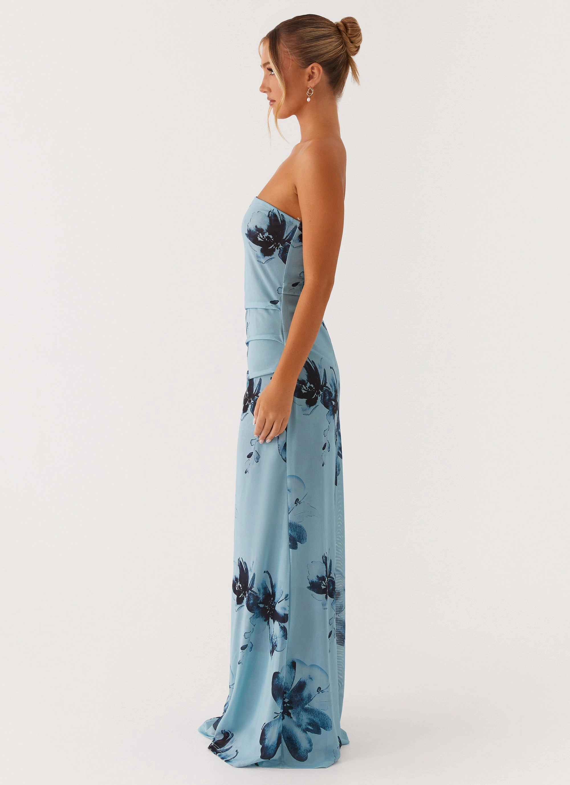 Soft Fabric Luxe Mood Field Of Dreams Maxi Dress - Blue Black Floral