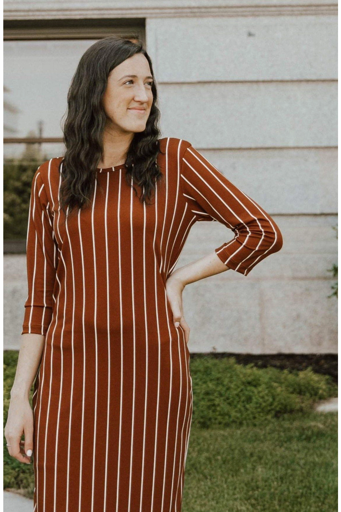 Pose Glow Trend Texture Jadyn Dress Gold Stripe