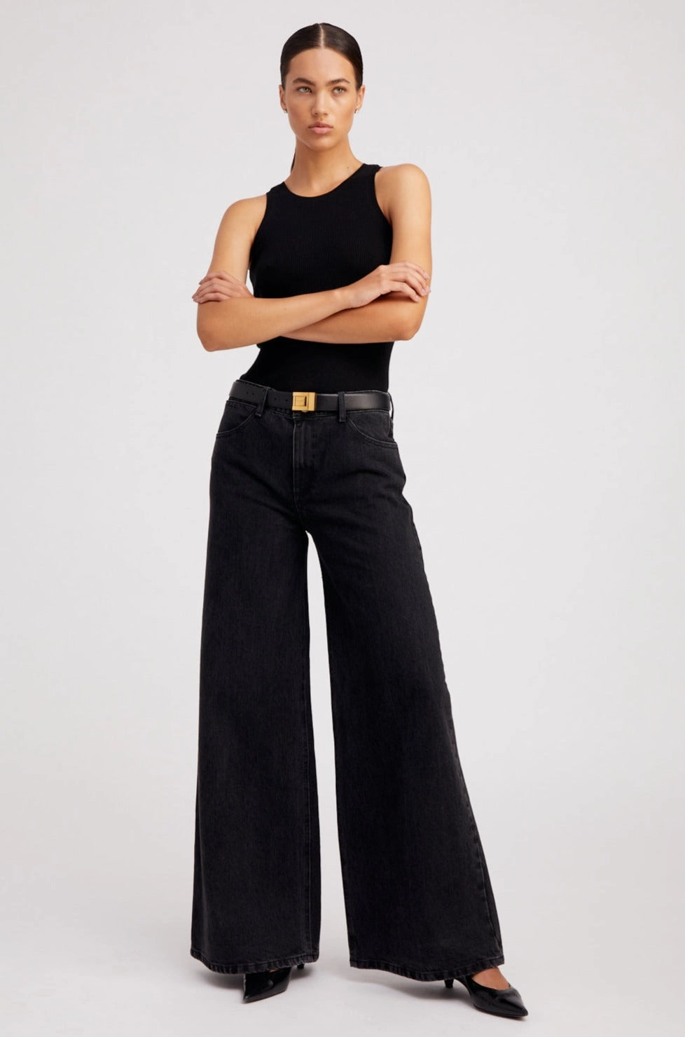 Jones Wide Leg Denim Body-Hugging Fit