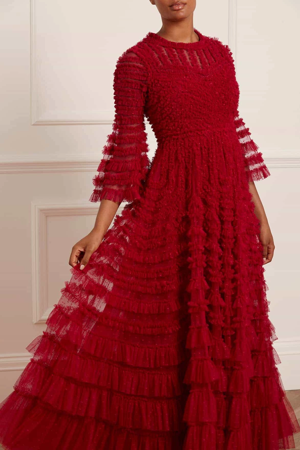 Chic Statement Cool Finish La Vie En Rose Round Neck Gown