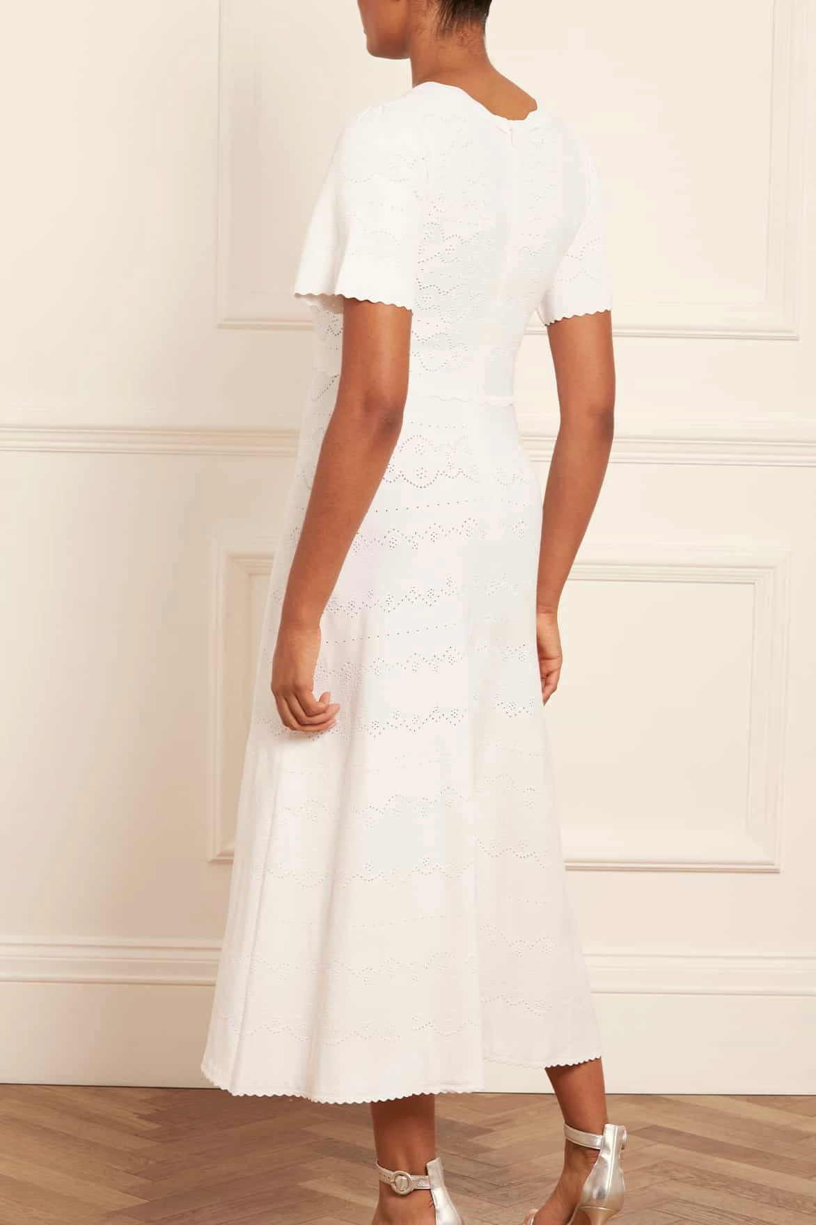 Young Edge Lace Knit Gown
