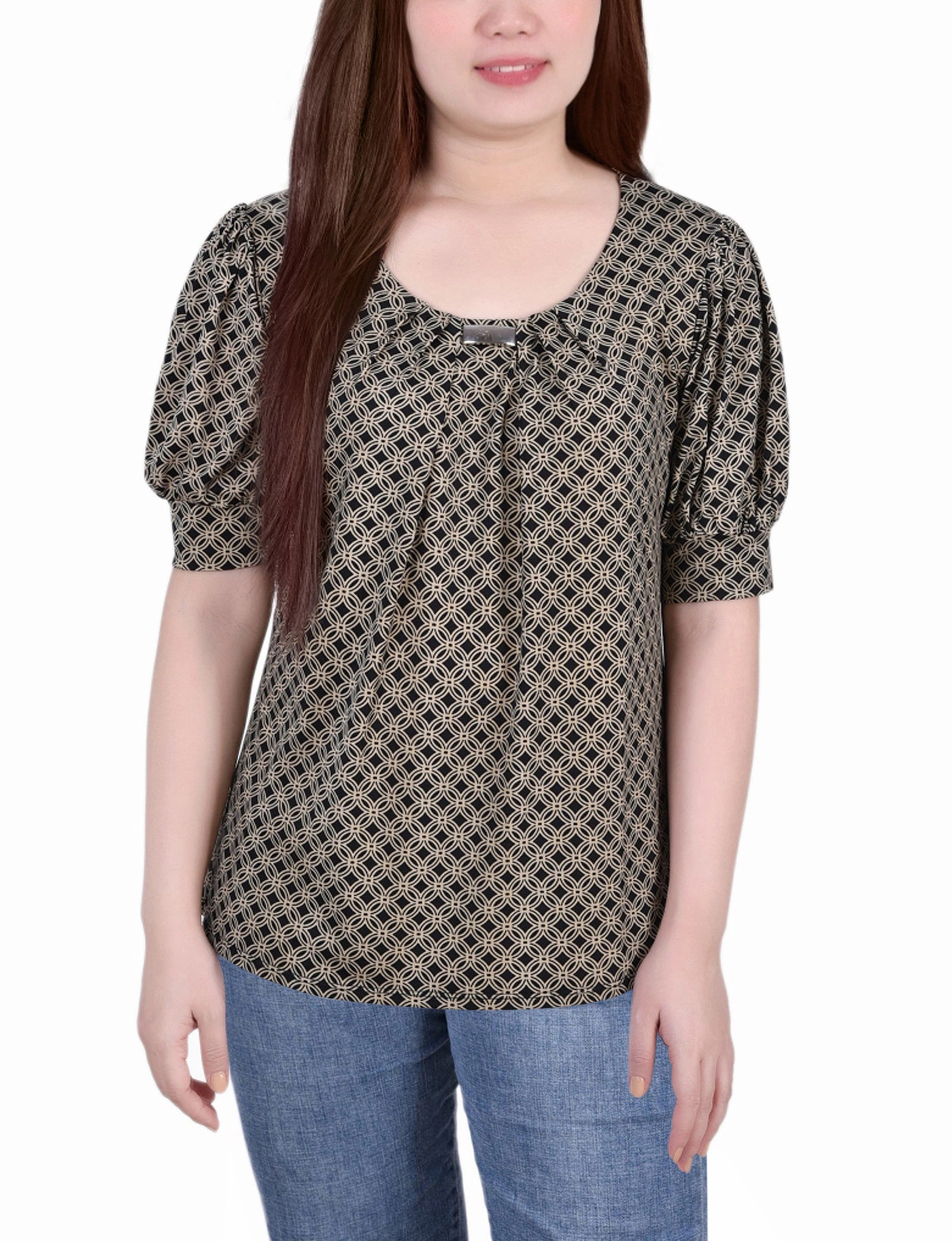 Non Restrictive Fit TwoToneEffect Short Sleeve Balloon Sleeve Top