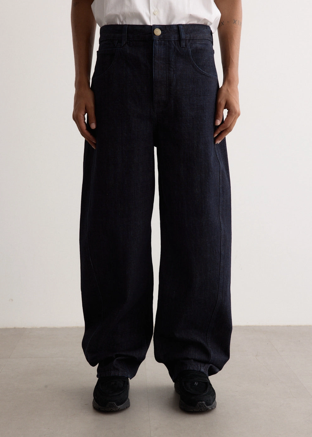 Le De-Nimes Mirada Balanced Shape Luxury Student Outfit