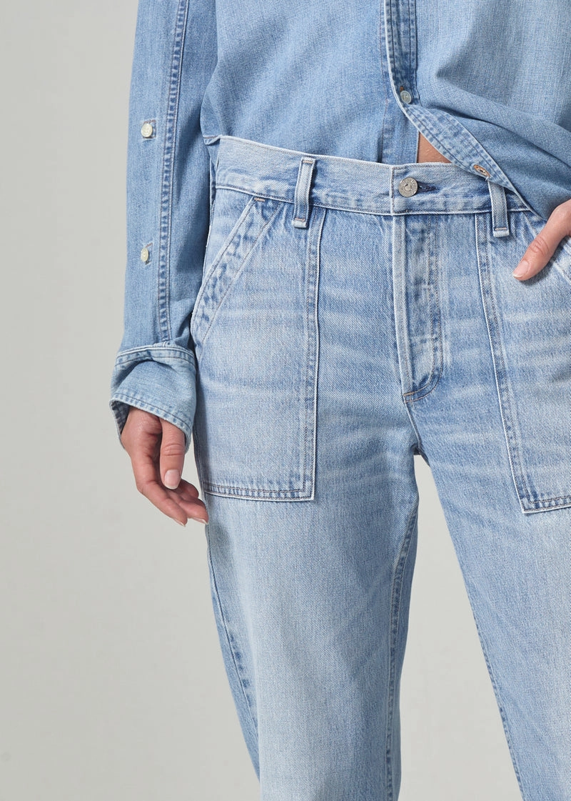Outfit Basic Classic Comfort Leah Cargo in Pinpoint