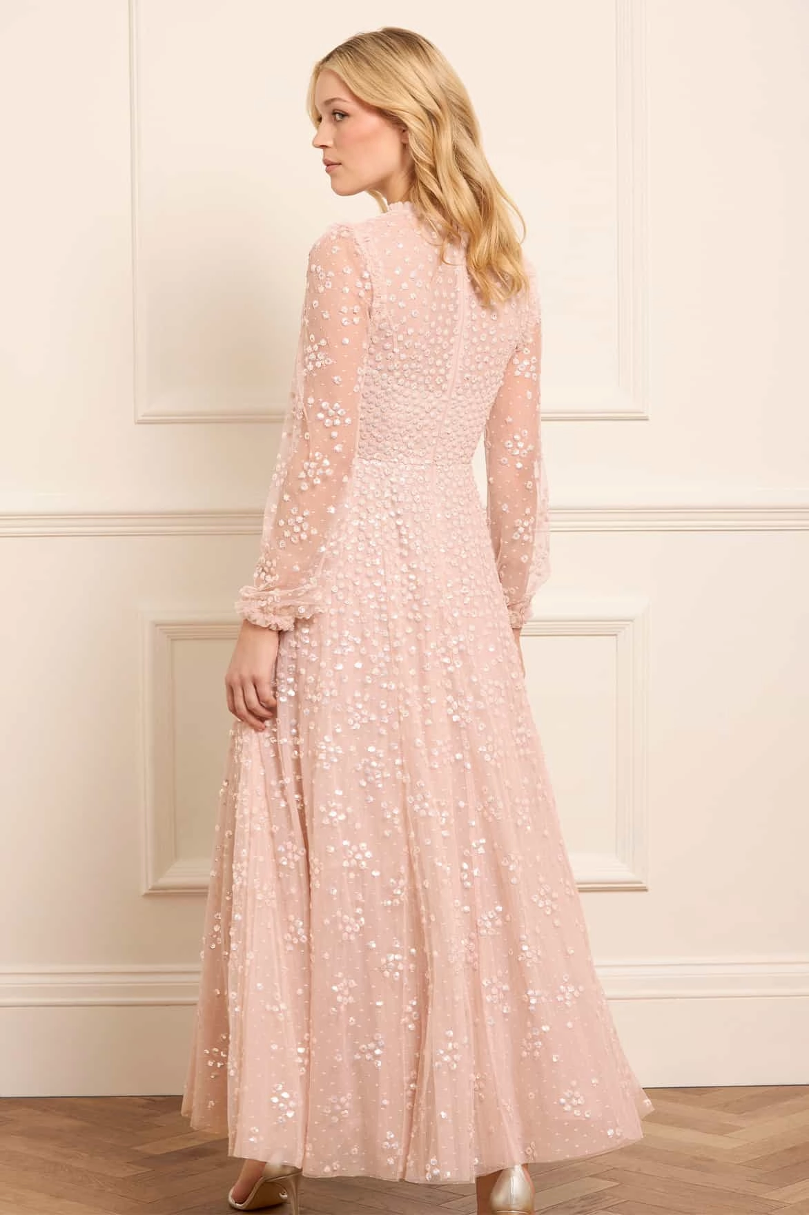 Relaxed Style Wear Leila Dot V-Neck Ankle Gown