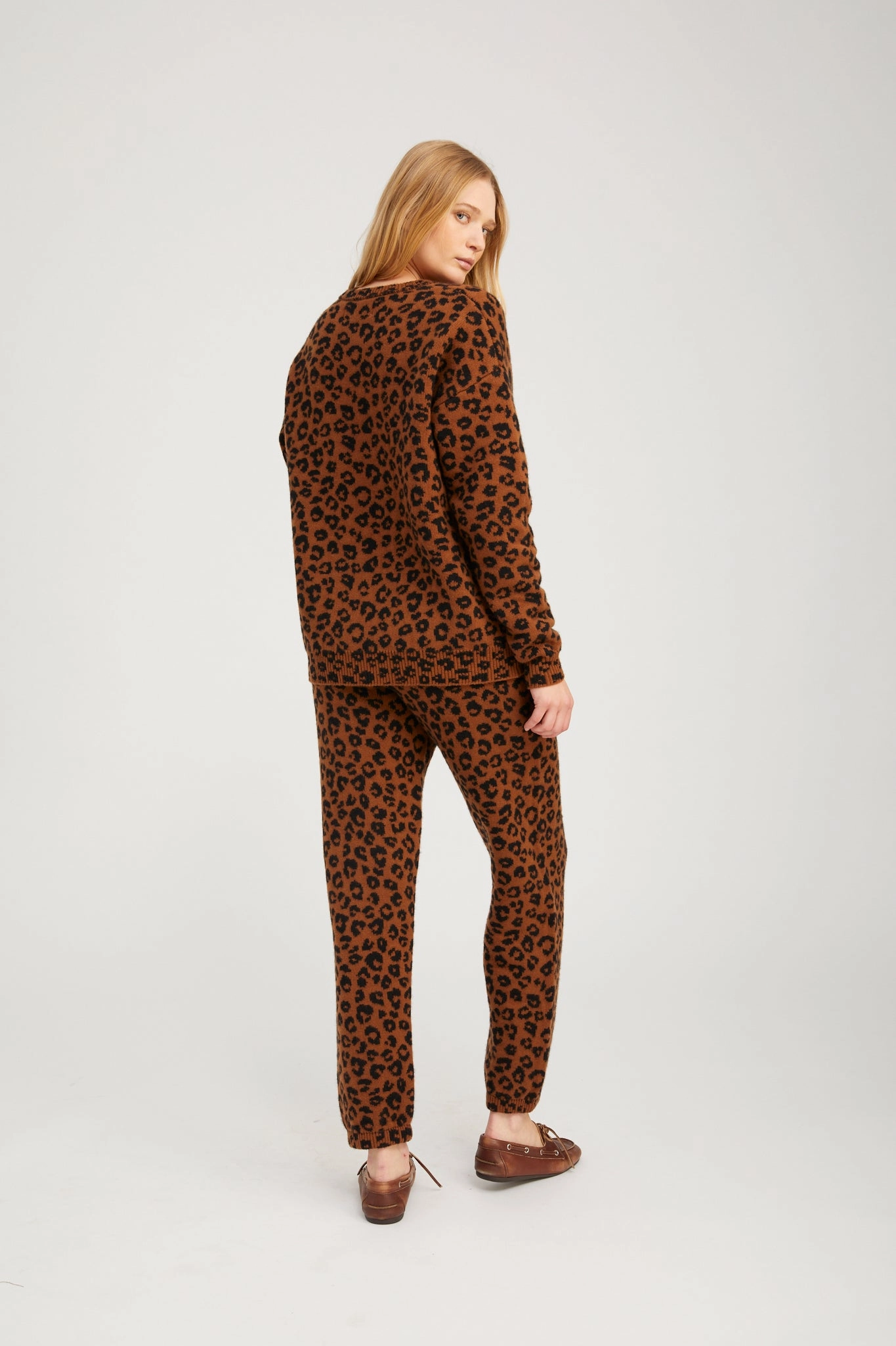 AdjustableDrawstring Leopard Cashmere Sweatpants