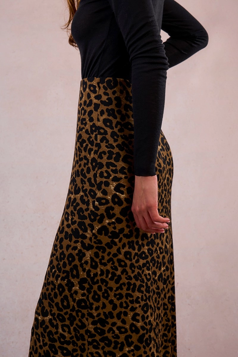 Non Slip Waist Fresh Fit Leopard Knit Maxi Skirt in Khaki