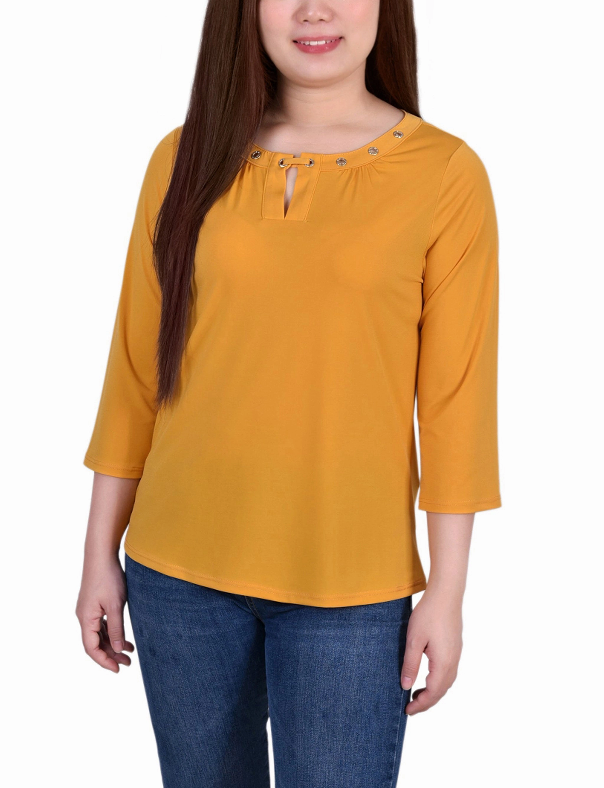 FlexibleMobility 3/4 Sleeve Grommet Top