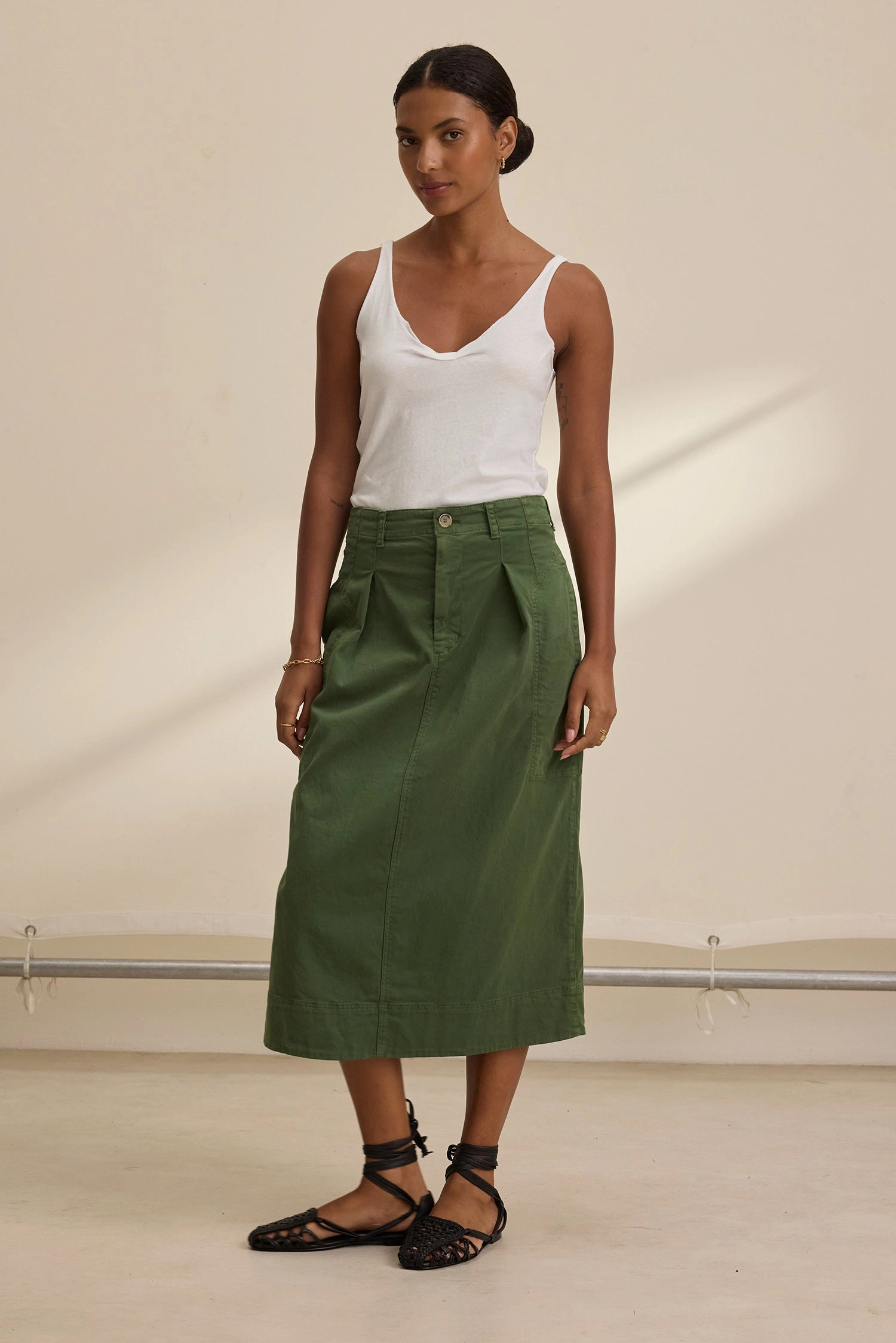 Lilian Skirt in Olive Trendy Outfit